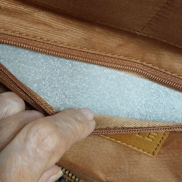 Free People Vegan Wallet...NEW - Picture 5 of 8